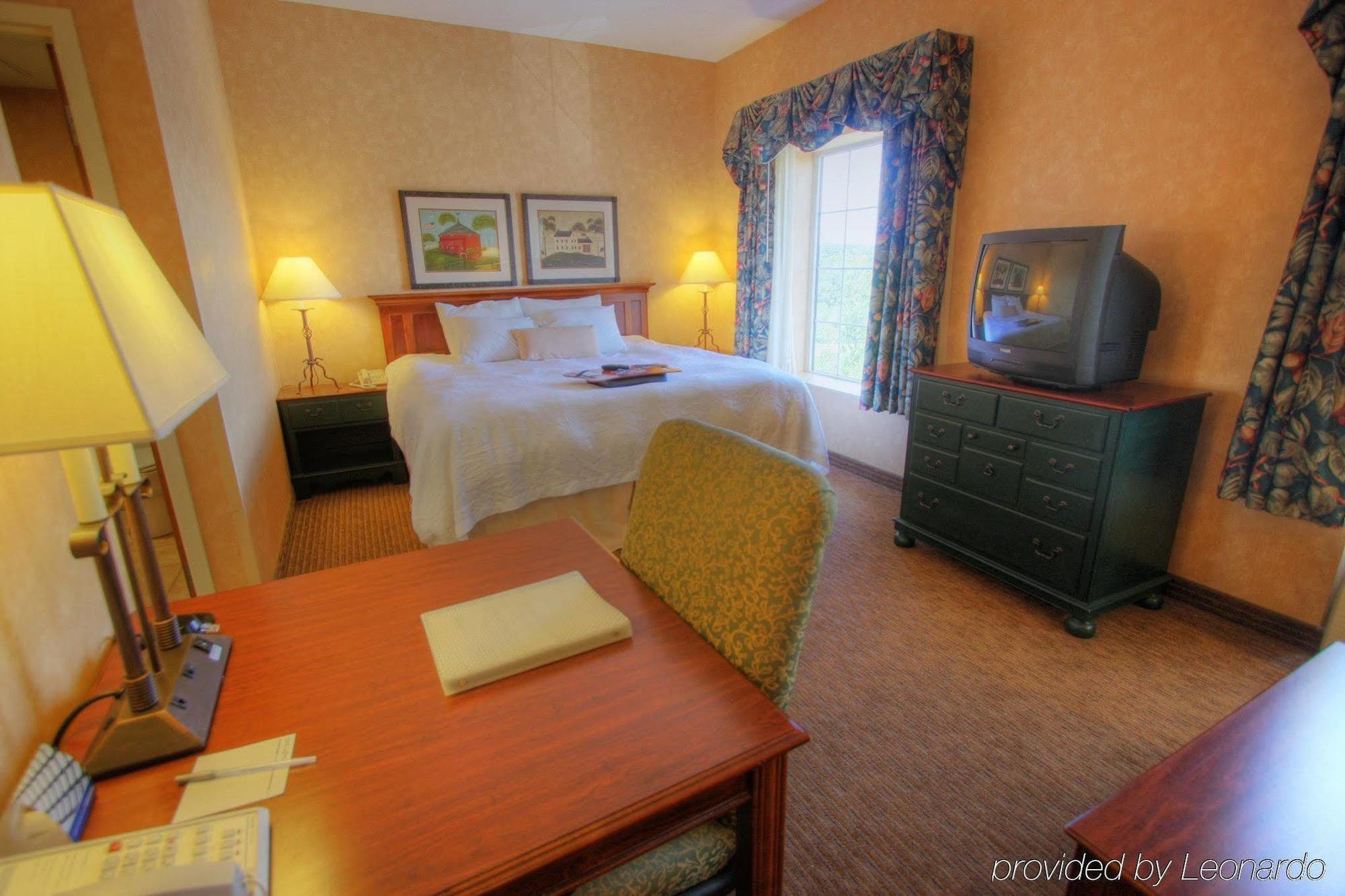 Hampton Inn & Suites State College At Williamsburg Square Quarto foto